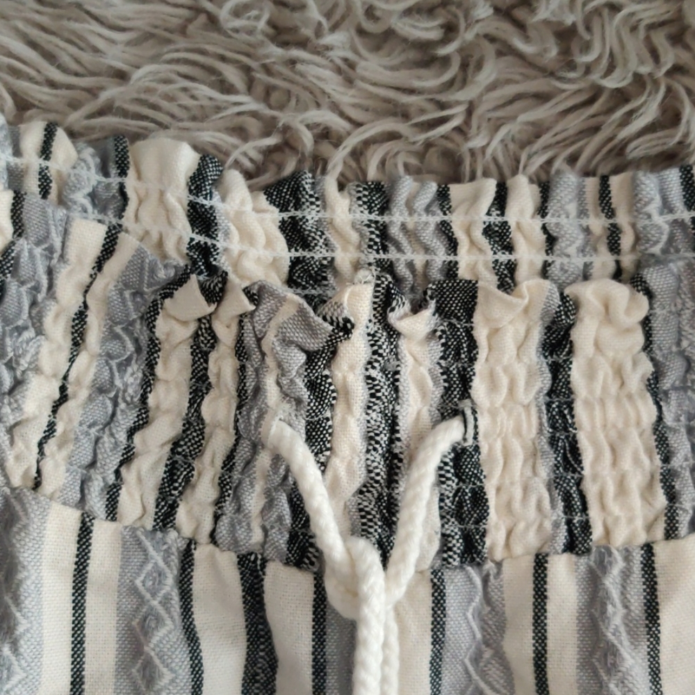 pants - Picture 2 of 9